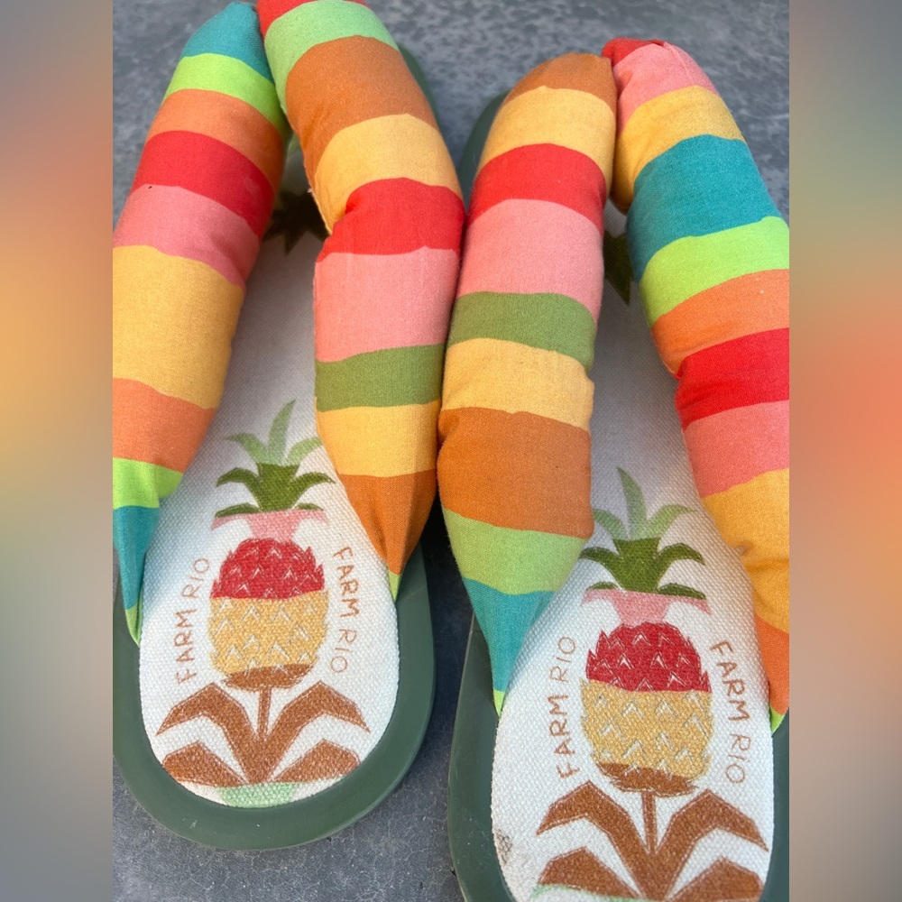 FARM RIO pineapple puffy rainbow flip flop sandals / size 10 - Picture 4 of 6